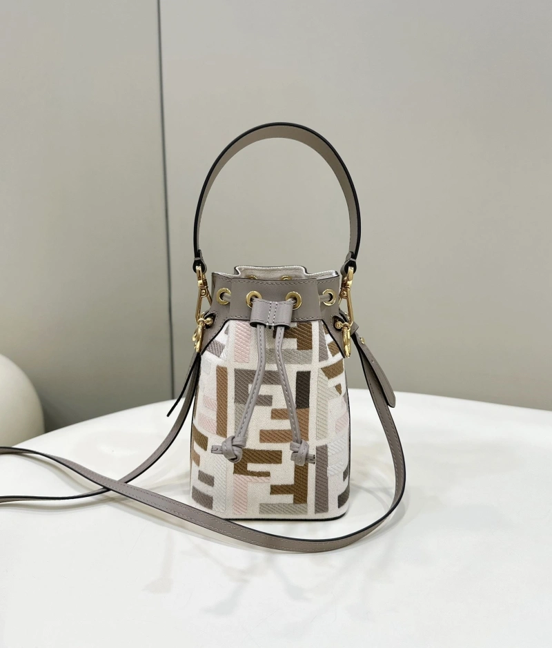 F**di bucket bags 4222c-0811