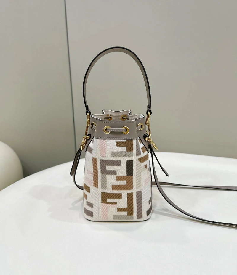 F**di bucket bags 4222c-0811