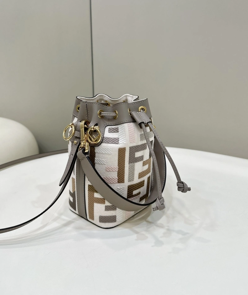F**di bucket bags 4222c-0811