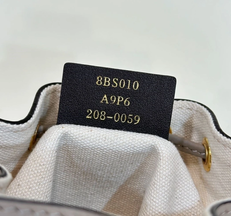 F**di bucket bags 4222c-0811