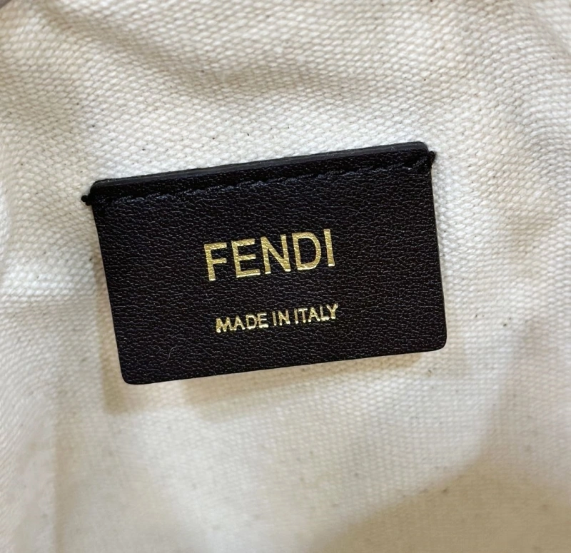 F**di bucket bags 4222c-0811