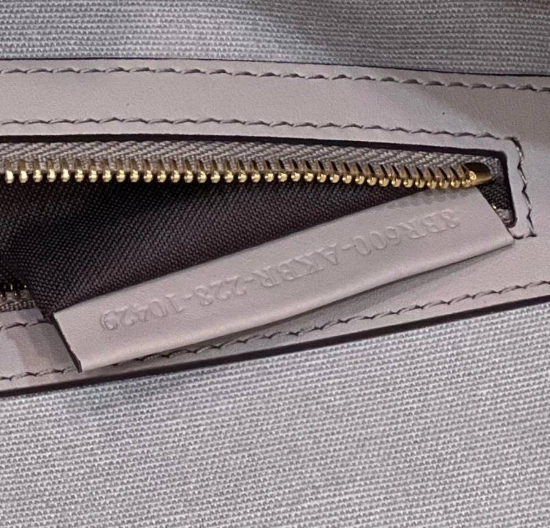 F**di baguette bags 4222c-0817