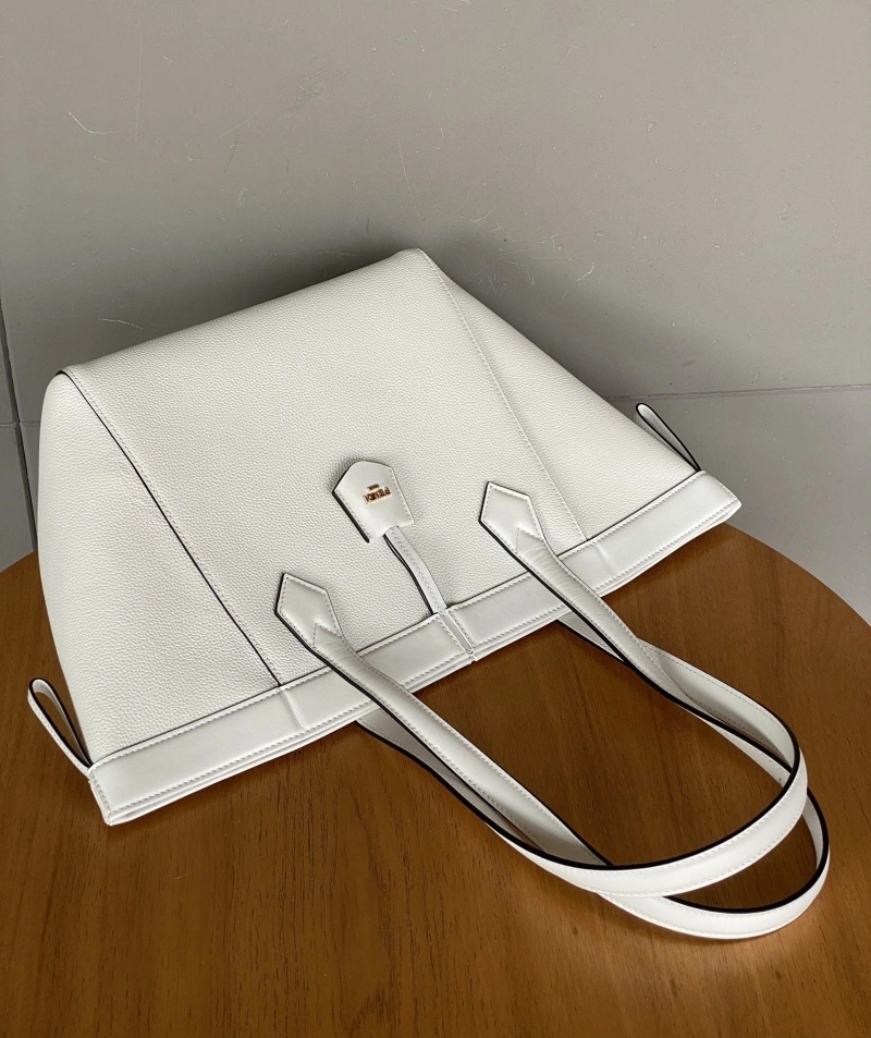 F**di shopping bags 4222c-0823