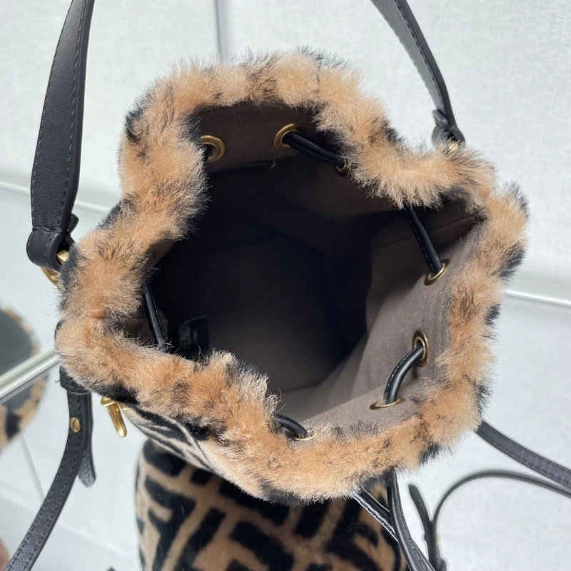 F**di bucket bags 4222c-0825