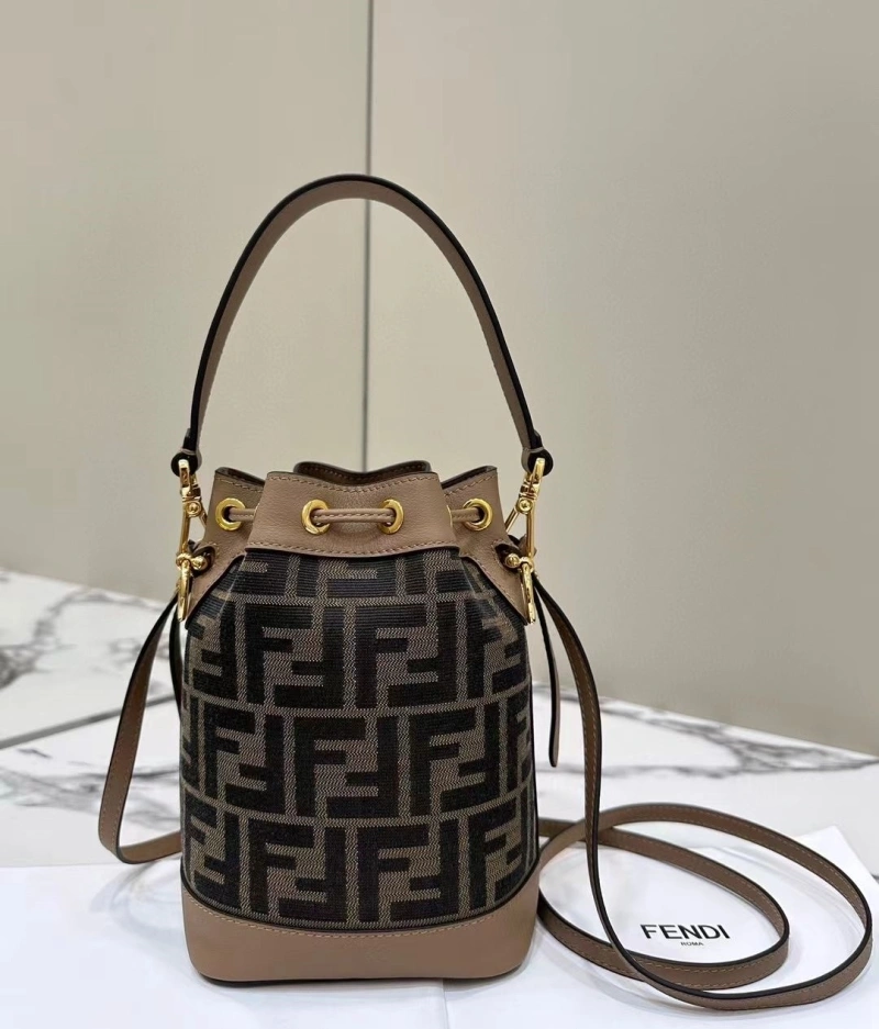 F**di bucket bags 4222c-0826
