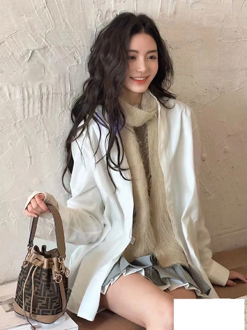 F**di bucket bags 4222c-0826