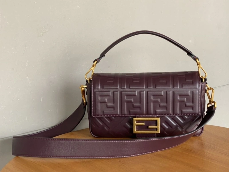 F**di baguette bags 4222c-0827
