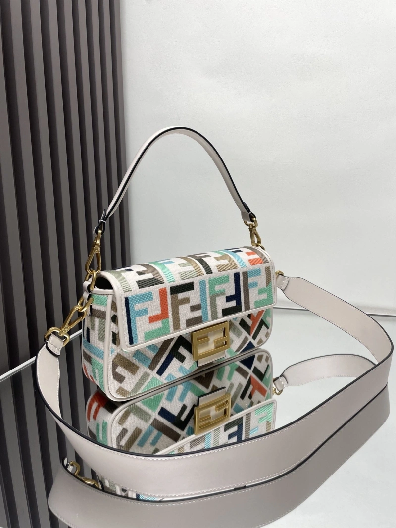 F**di baguette bags 4222c-0863