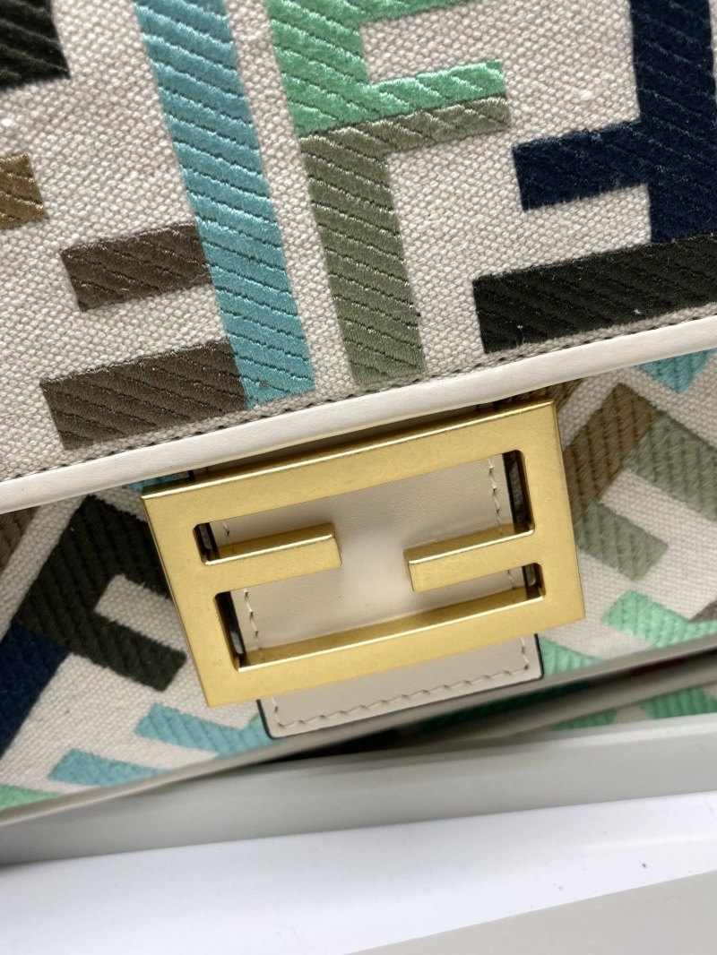 F**di baguette bags 4222c-0863