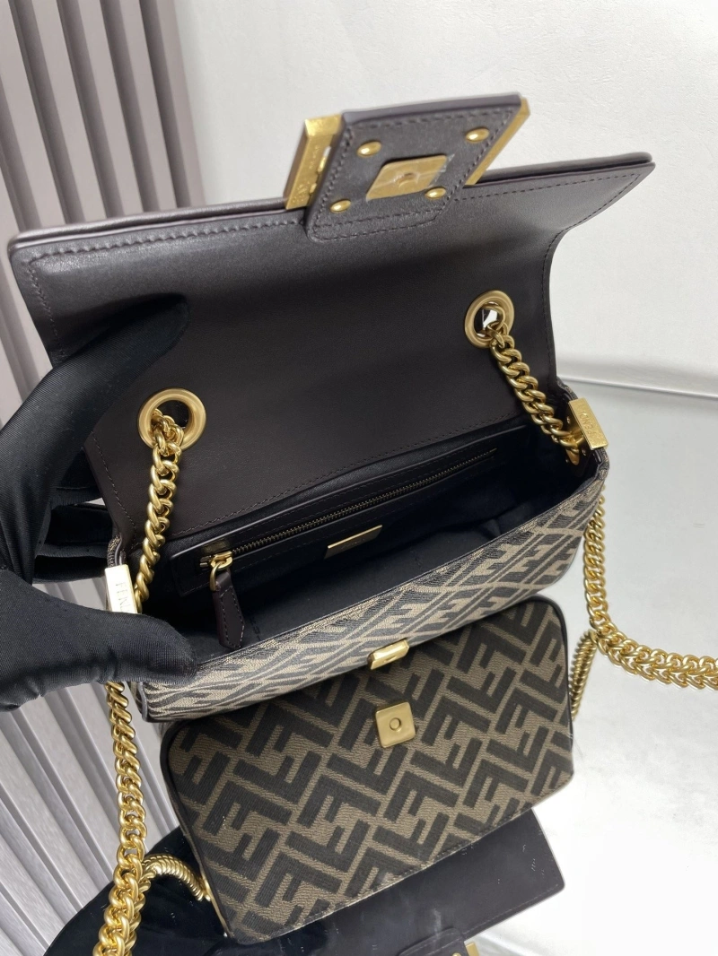 F**di baguette bags 4222c-0867