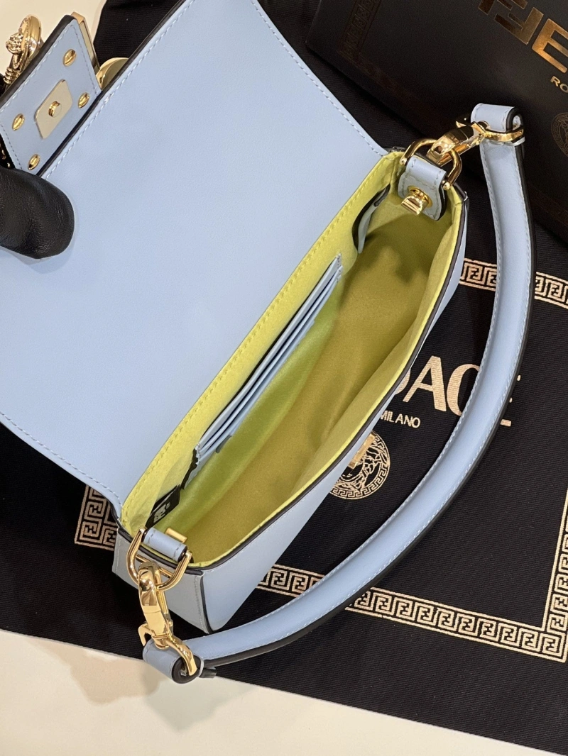 F**di baguette bags 4222c-0879