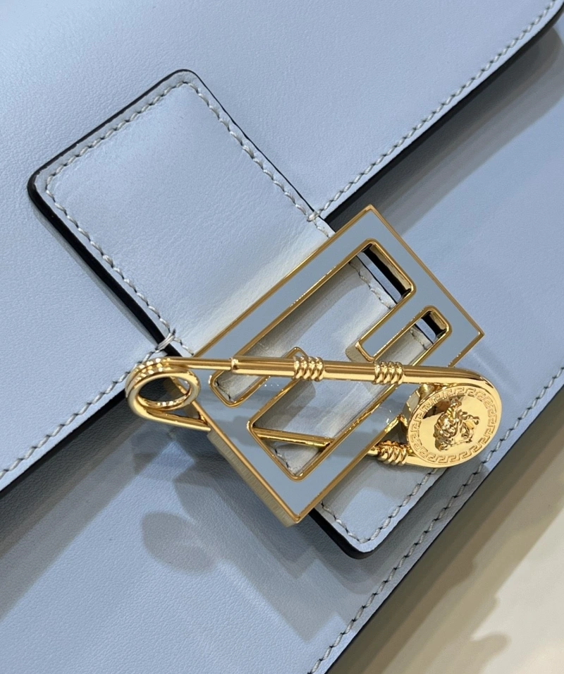 F**di baguette bags 4222c-0880