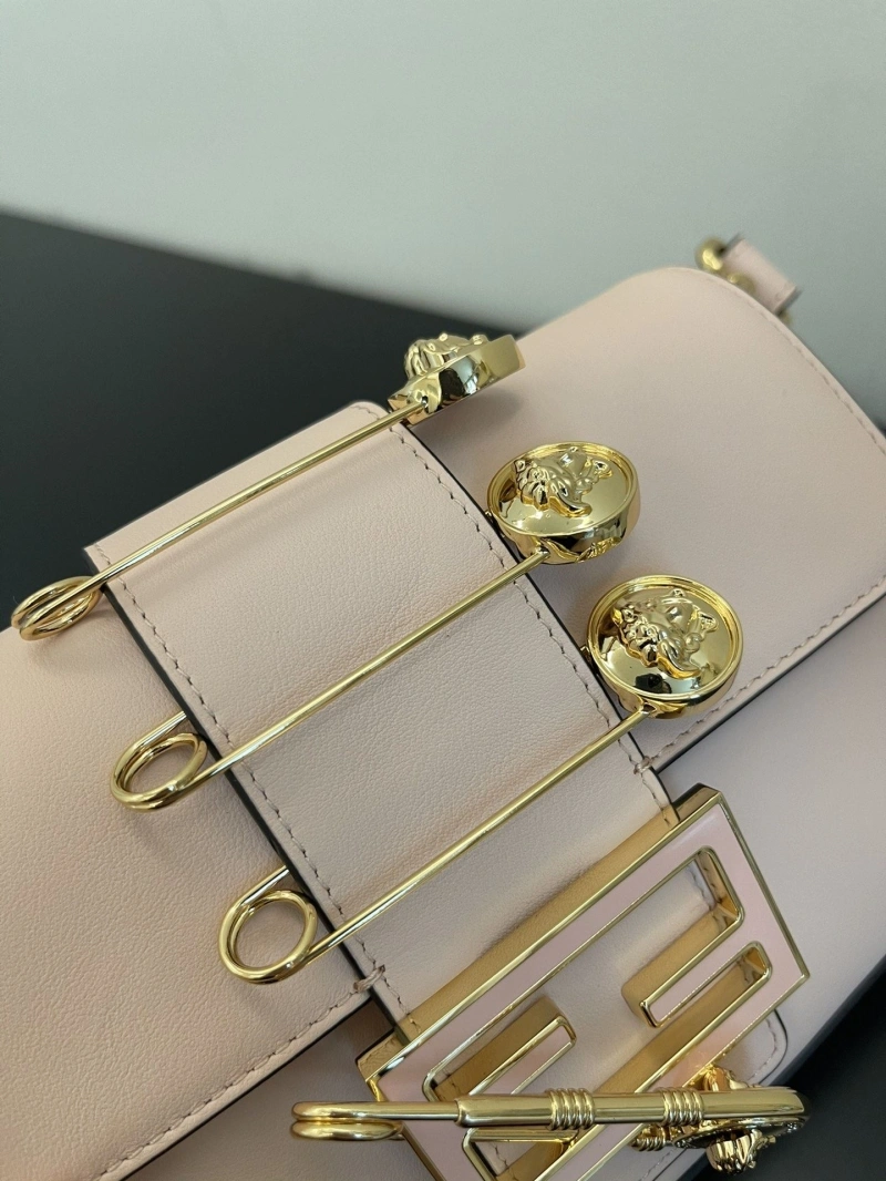 F**di baguette bags 4222c-0881