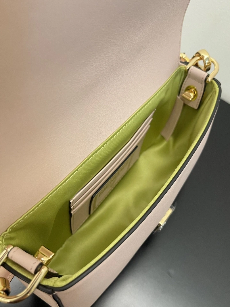 F**di baguette bags 4222c-0881