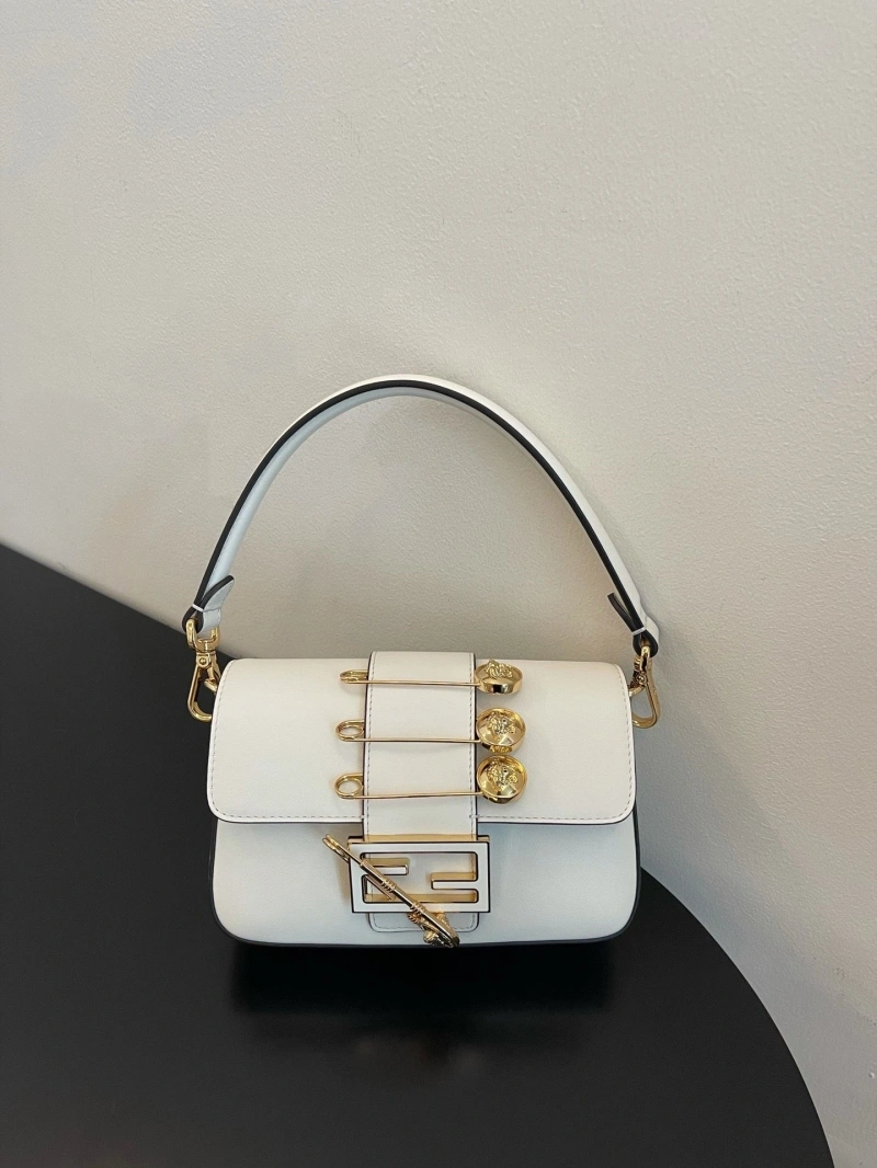 F**di baguette bags 4222c-0883