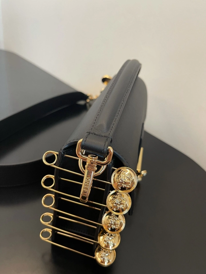F**di baguette bags 4222c-0886