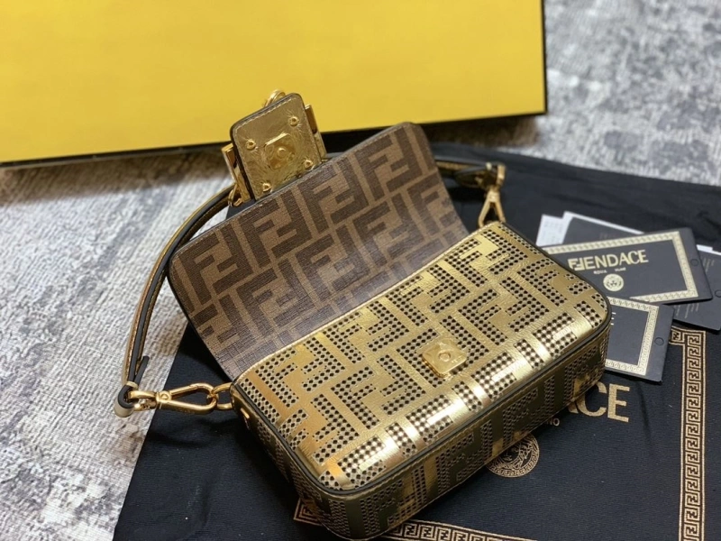 F**di baguette bags 4222c-0887