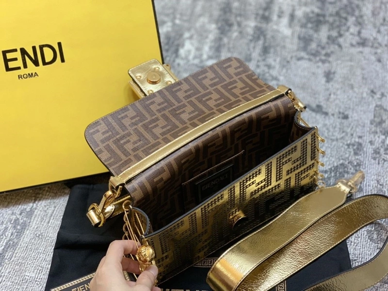 F**di baguette bags 4222c-0888