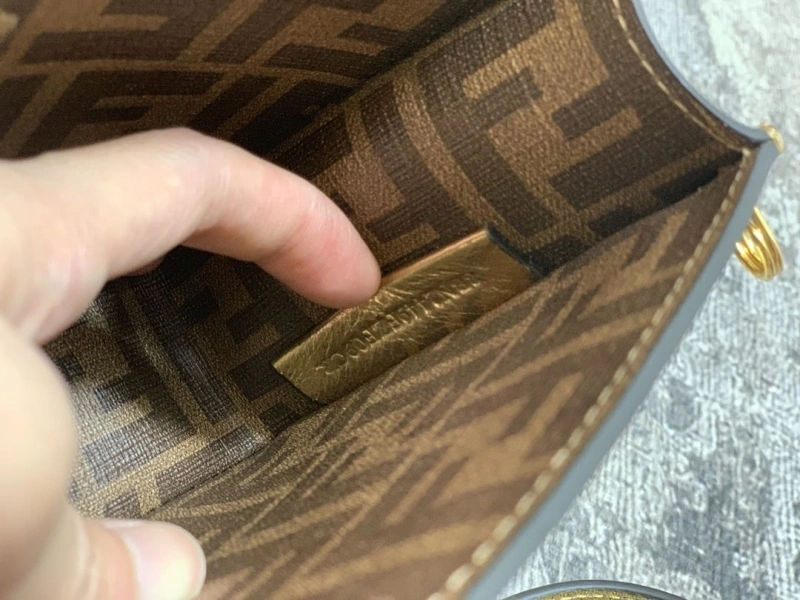 F**di baguette bags 4222c-0888