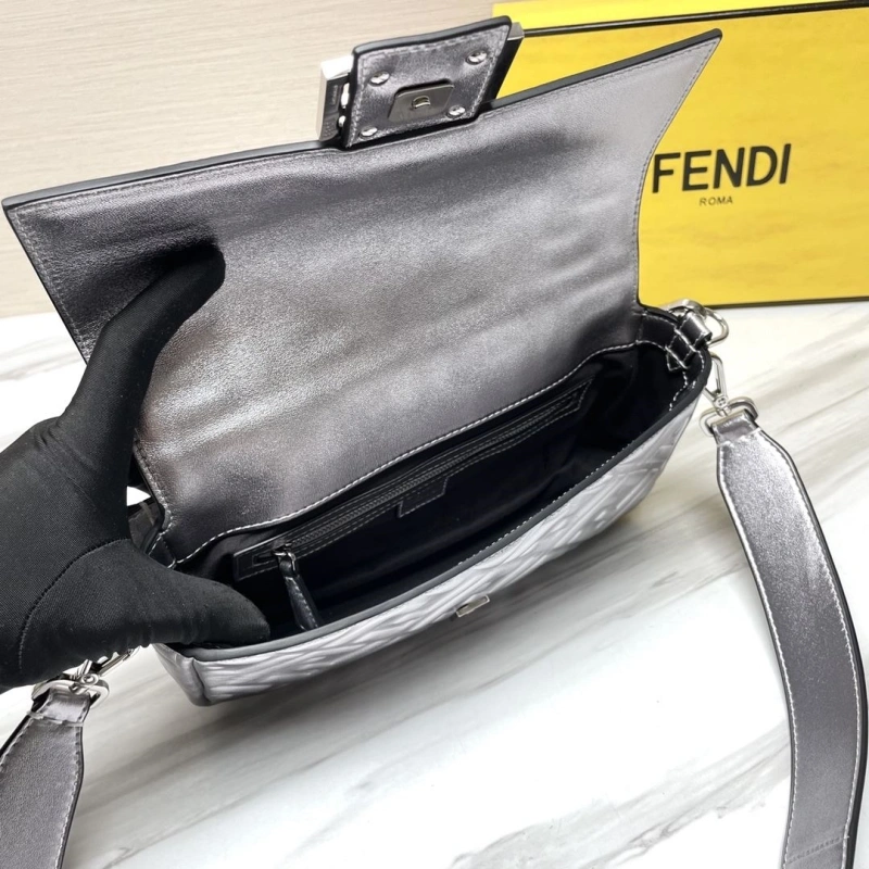 F**di baguette bags 4222c-0896
