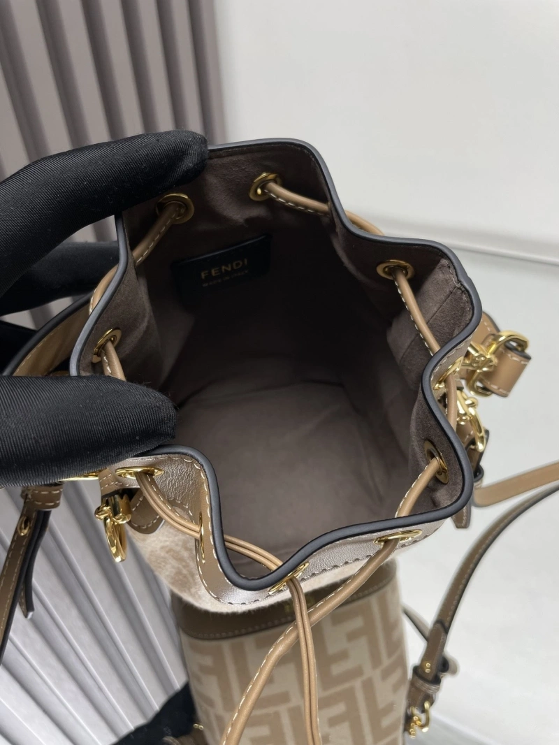 F**di bucket bags 4222c-0911