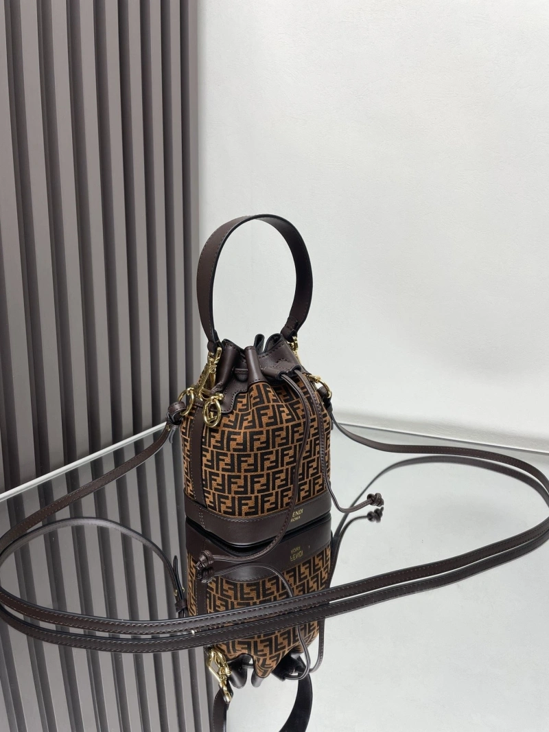 F**di bucket bags 4222c-0912