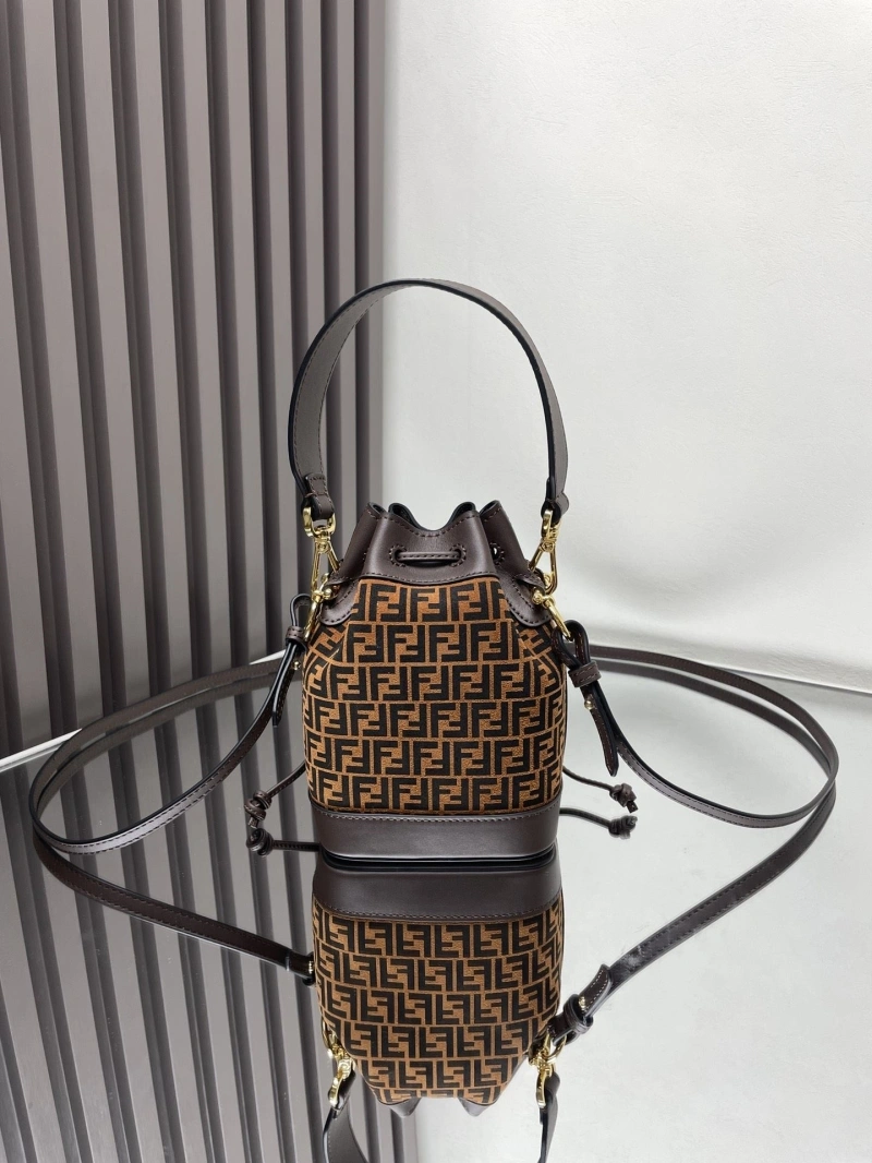 F**di bucket bags 4222c-0912