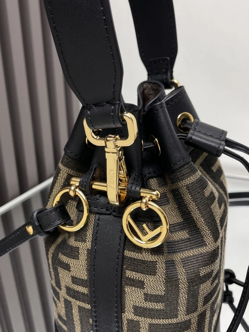F**di bucket bags 4222c-0913