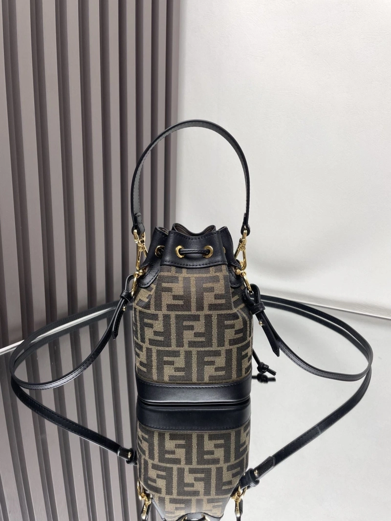 F**di bucket bags 4222c-0913