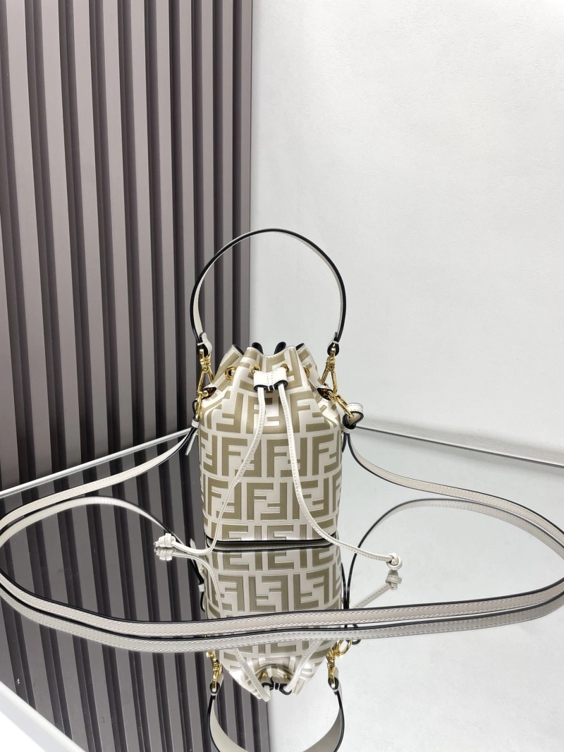 F**di bucket bags 4222c-0925