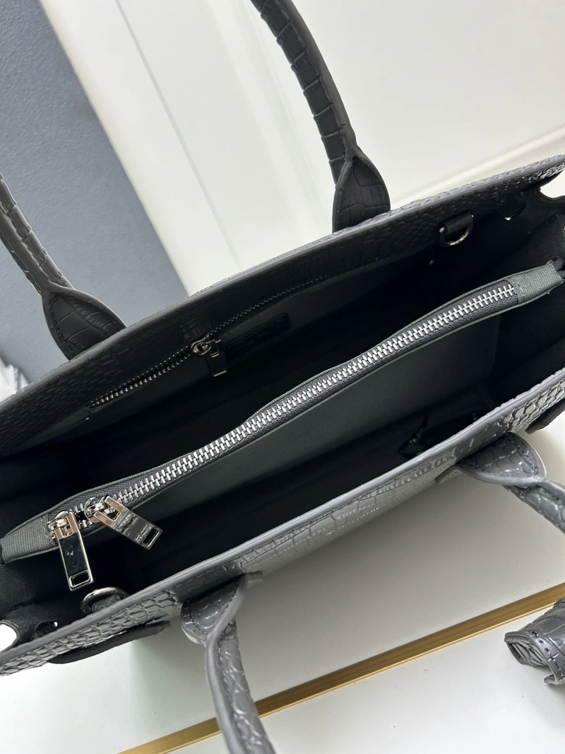 Y51 top handle bags 4224-0010