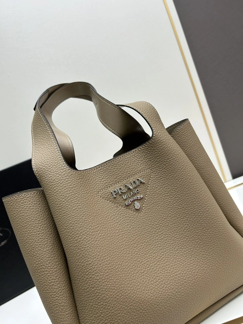 Pra*a shopping bags 4224-0857