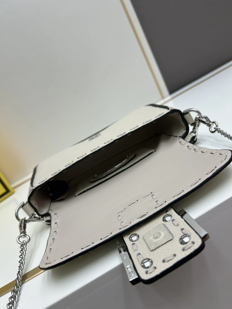 F**di baguette bags 4224-0985