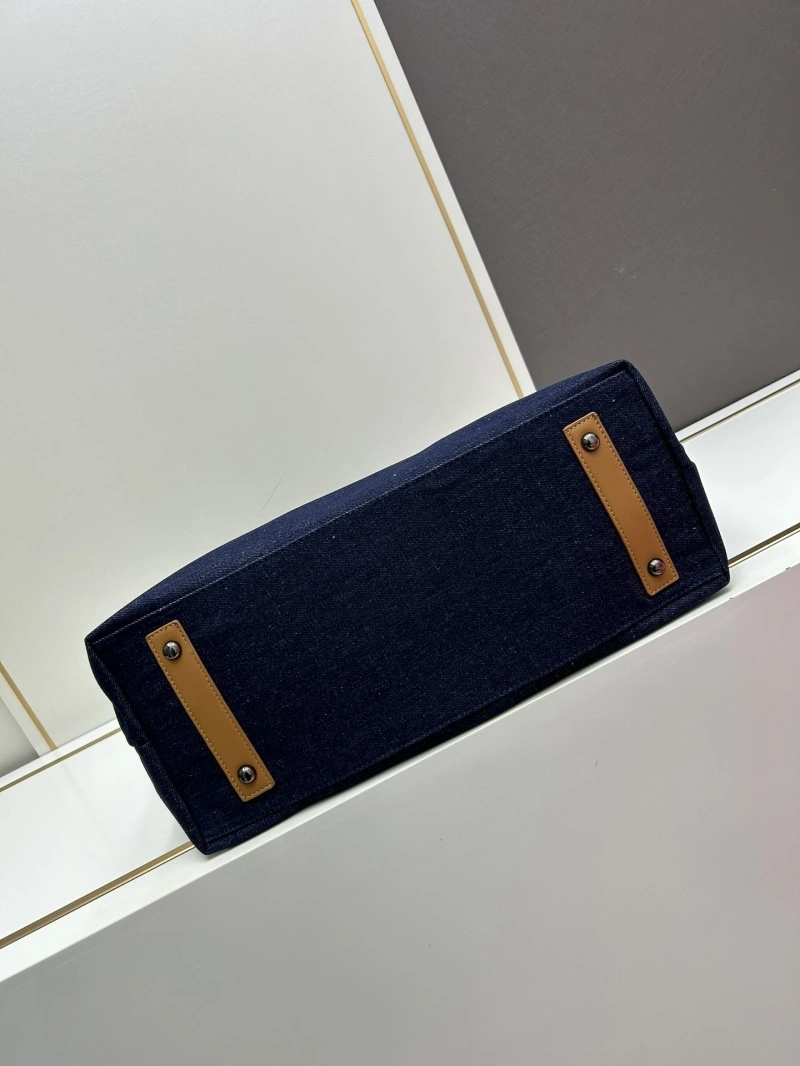 Ch**el shopping bags 4224-1936