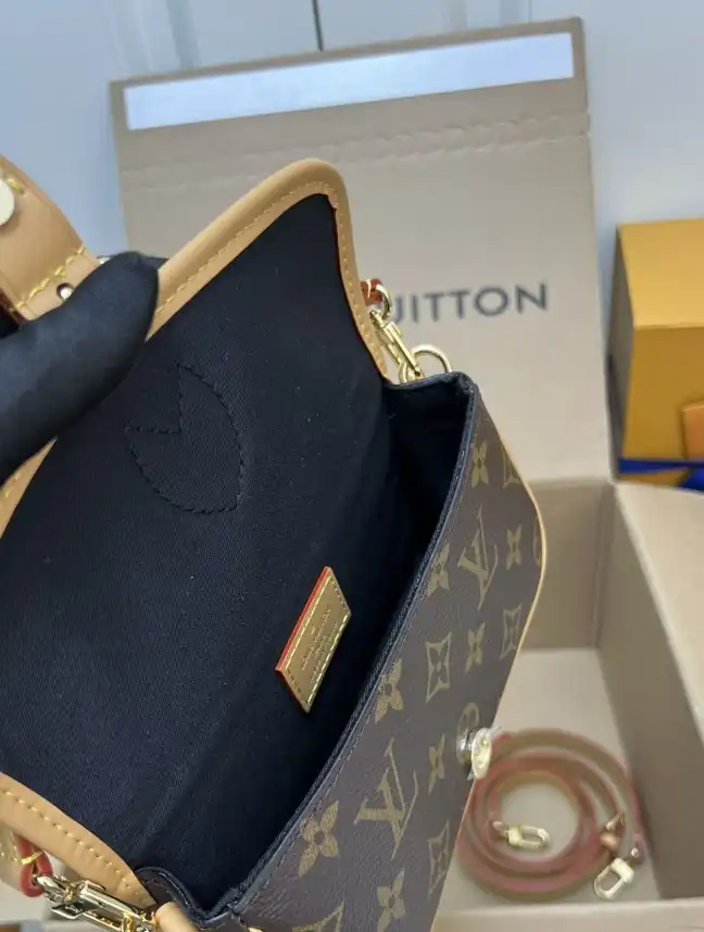 LV Clutch Bags 4224-2010