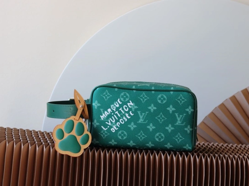 LV Cosmetic Bags 4233A-0311