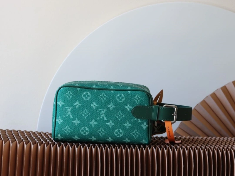 LV Cosmetic Bags 4233A-0311