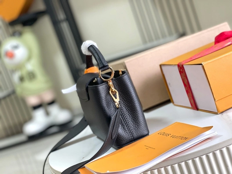 LV Capucines Bags 4233A-1262