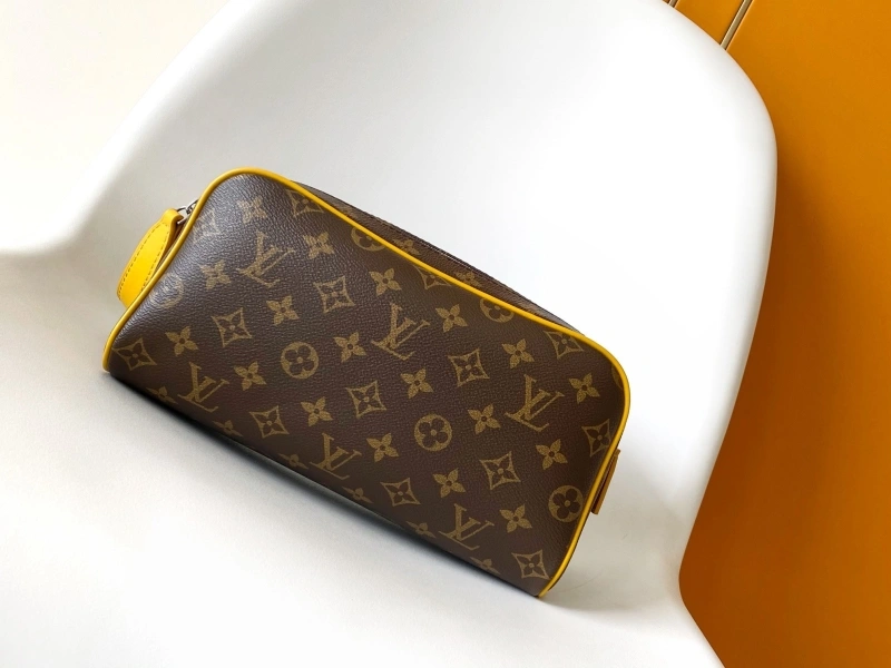LV Cosmetic Bags 4233A-1565