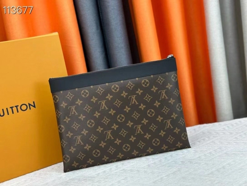 LV Clutch Bags 4233A-2018