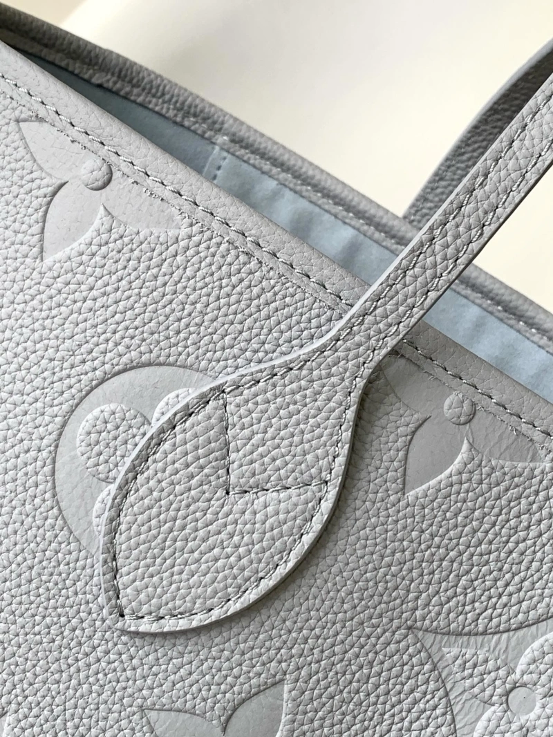 LV Shopping Bags 4233G-0097