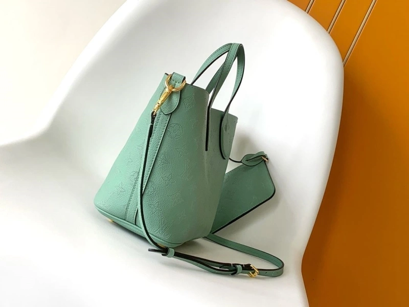 LV Shopping Bags 4233G-0270