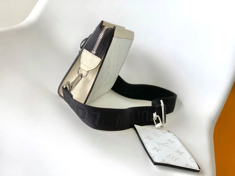 LV Satchel bags 4233G-0369