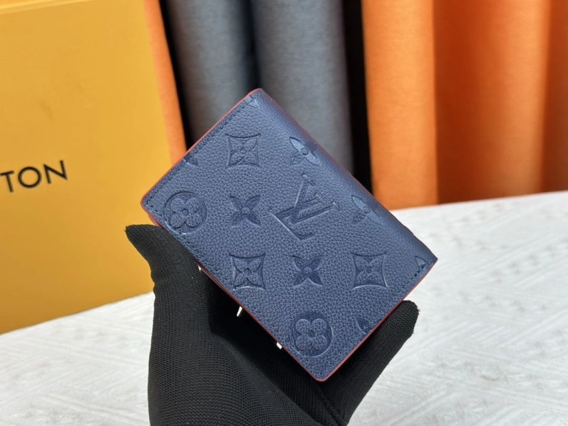 LV Wallets 4233G-0572