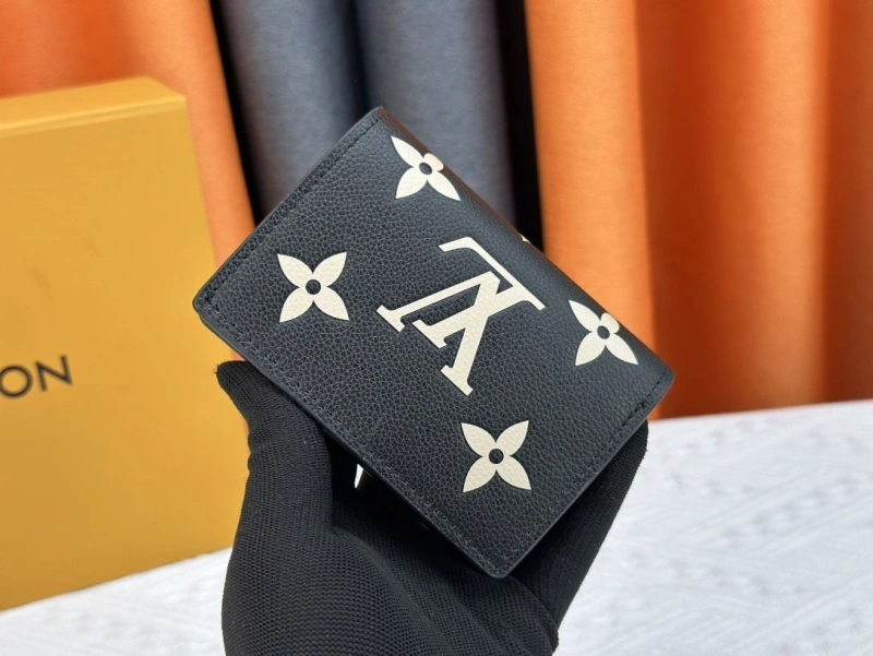 LV Wallets 4233G-0576
