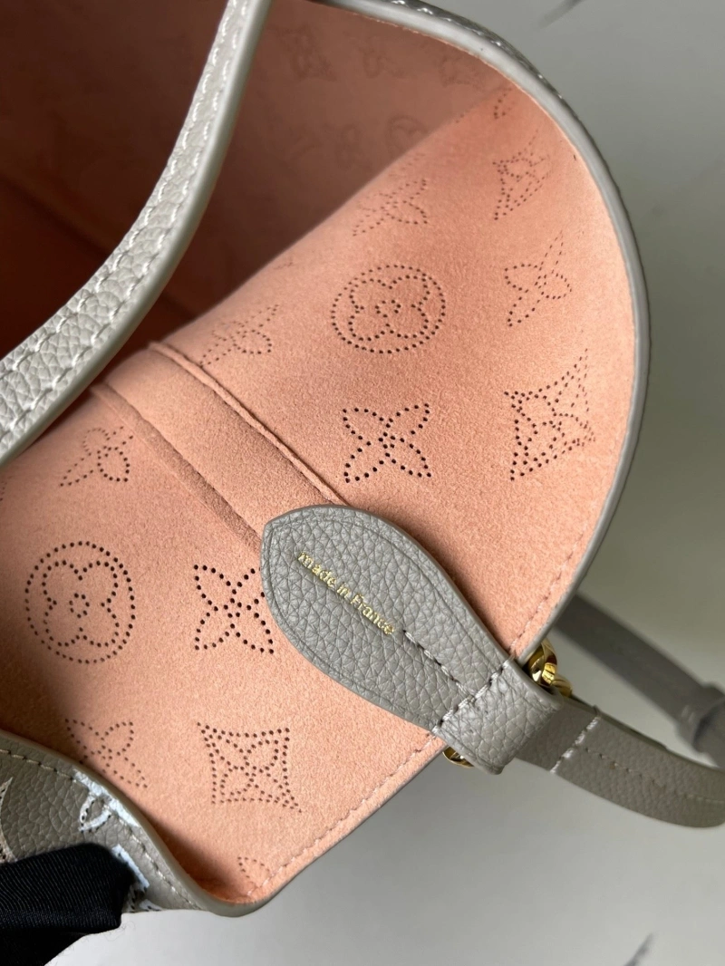 LV Shopping Bags 4233G-0777