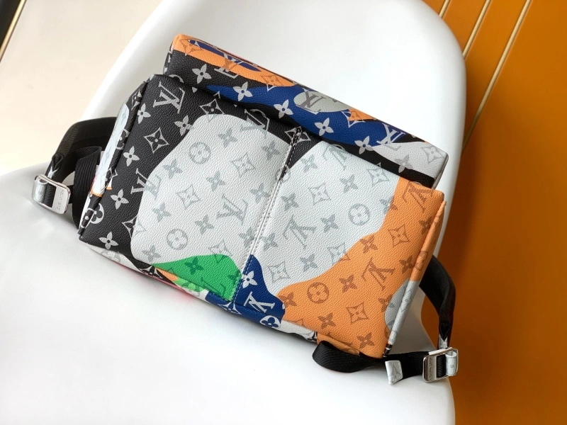 LV Backpacks 4233G-0927