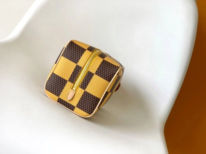 LV Cosmetic Bags 4233G-1074