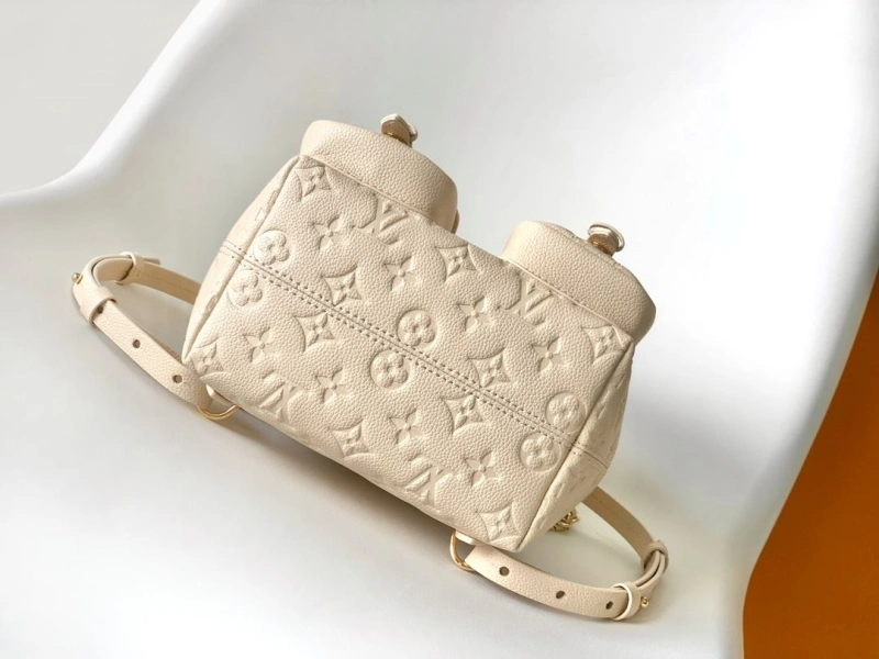 LV Backpacks 4233G-1211