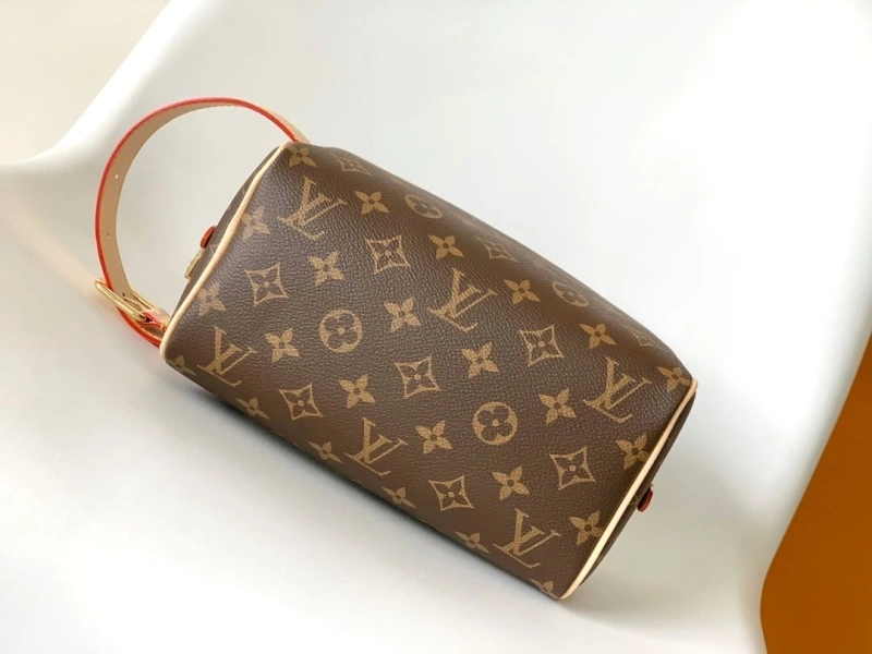 LV Cosmetic Bags 4233H-0121